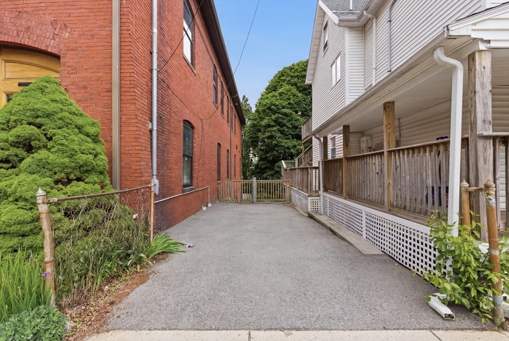 63-65 Ashland St, Malden MA 02148 photo 4