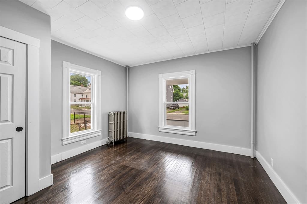 15 Myrtle Ave, Holyoke MA 01040 photo 2