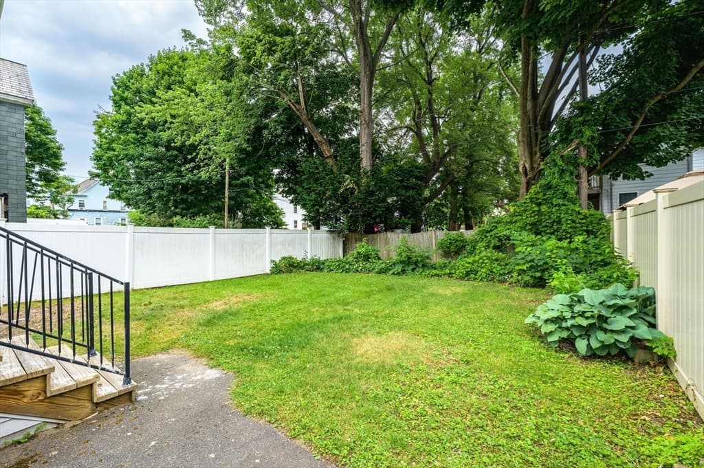 15 Myrtle Ave, Holyoke MA 01040 photo 36