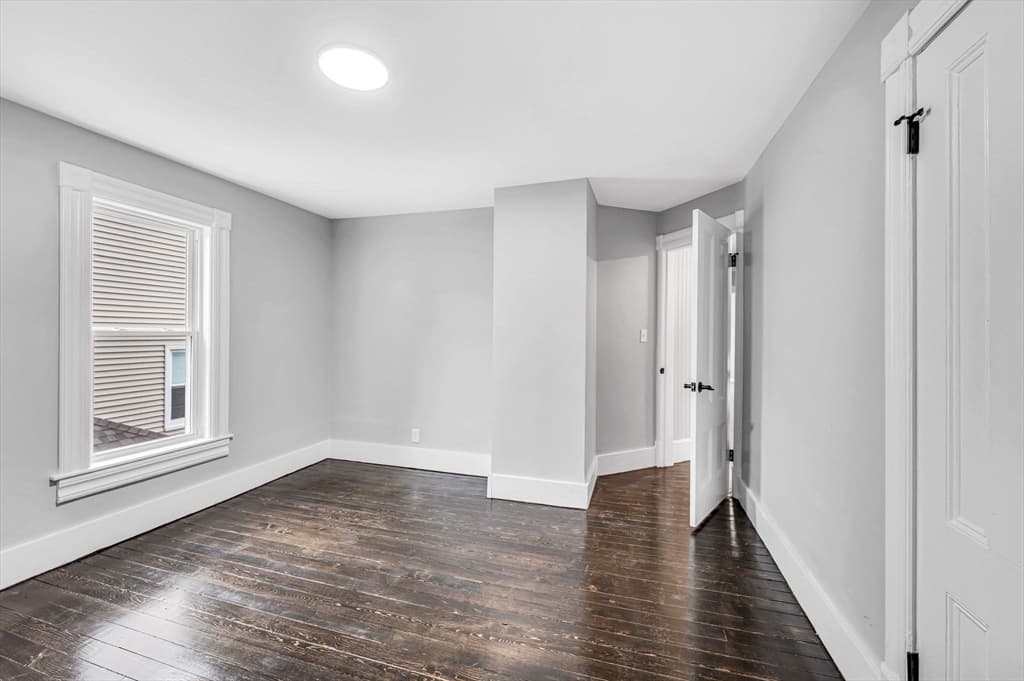 15 Myrtle Ave, Holyoke MA 01040 photo 24