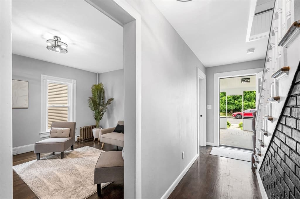 15 Myrtle Ave, Holyoke MA 01040 photo 4
