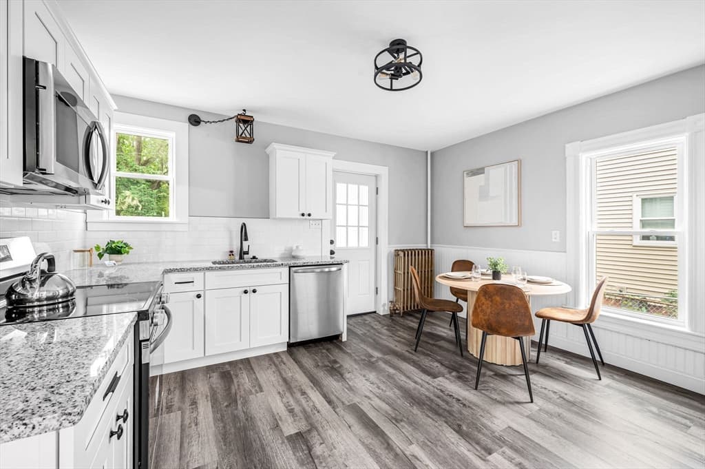 15 Myrtle Ave, Holyoke MA 01040 photo 8