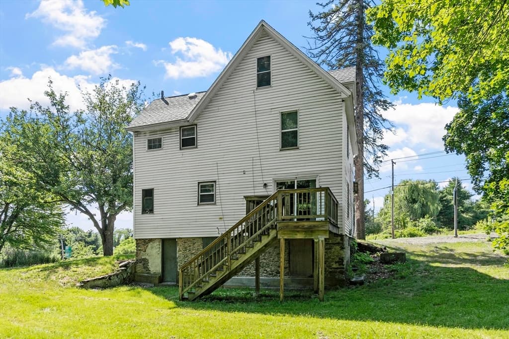 354 Massachusetts Ave, Lunenburg MA 01462 photo 4