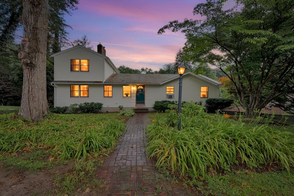 Single Family Residence at 20 Brentwood Dr, Dudley MA 01571, Dudley, photo 2 of 40