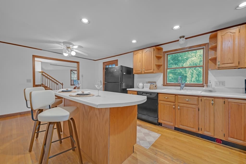 Single Family Residence at 20 Brentwood Dr, Dudley MA 01571, Dudley, photo 6 of 40