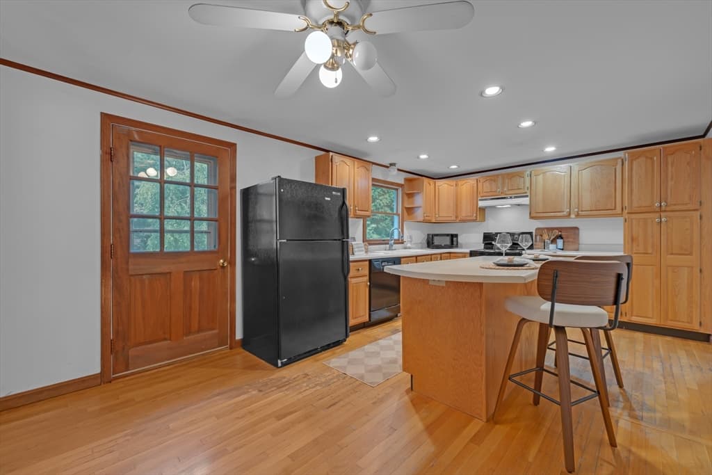 Single Family Residence at 20 Brentwood Dr, Dudley MA 01571, Dudley, photo 7 of 40