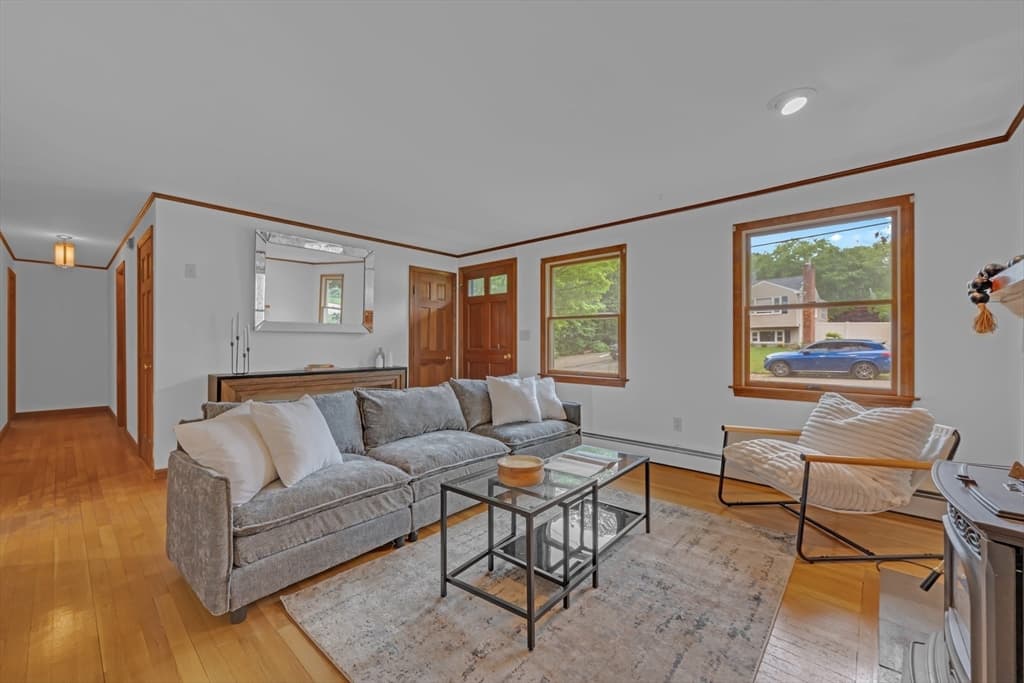 Single Family Residence at 20 Brentwood Dr, Dudley MA 01571, Dudley, photo 9 of 40