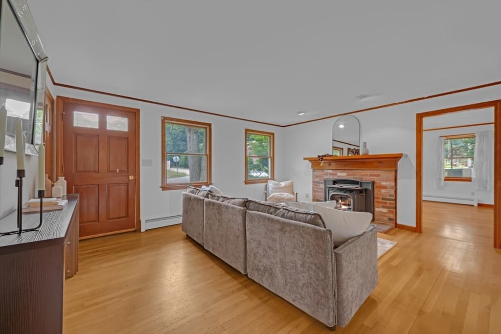 Single Family Residence at 20 Brentwood Dr, Dudley MA 01571, Dudley, photo 10 of 40
