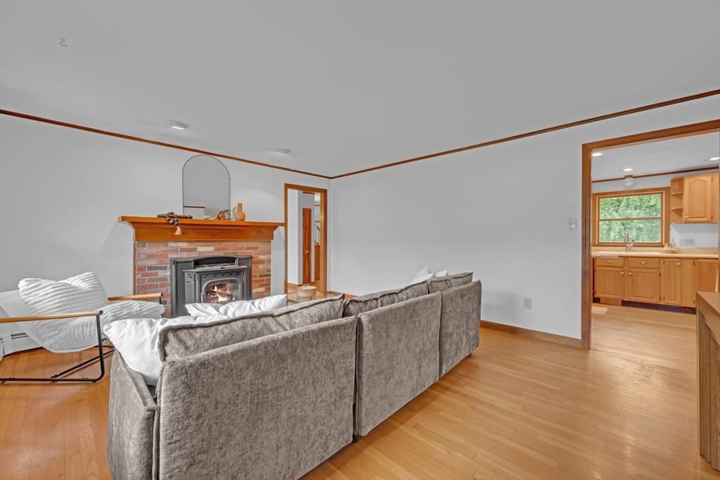 Single Family Residence at 20 Brentwood Dr, Dudley MA 01571, Dudley, photo 11 of 40