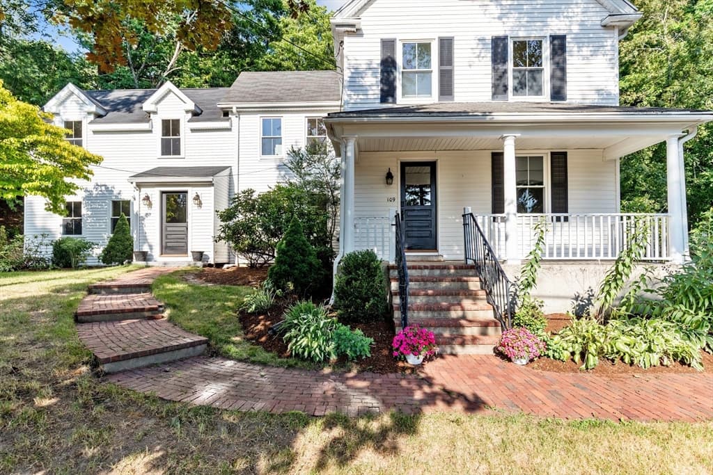 109 Grove St, Lexington MA 02420 photo 2