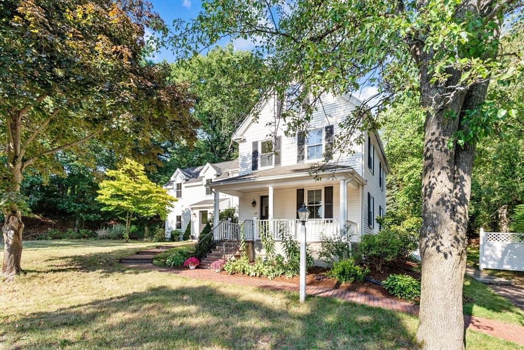 109 Grove St, Lexington MA 02420