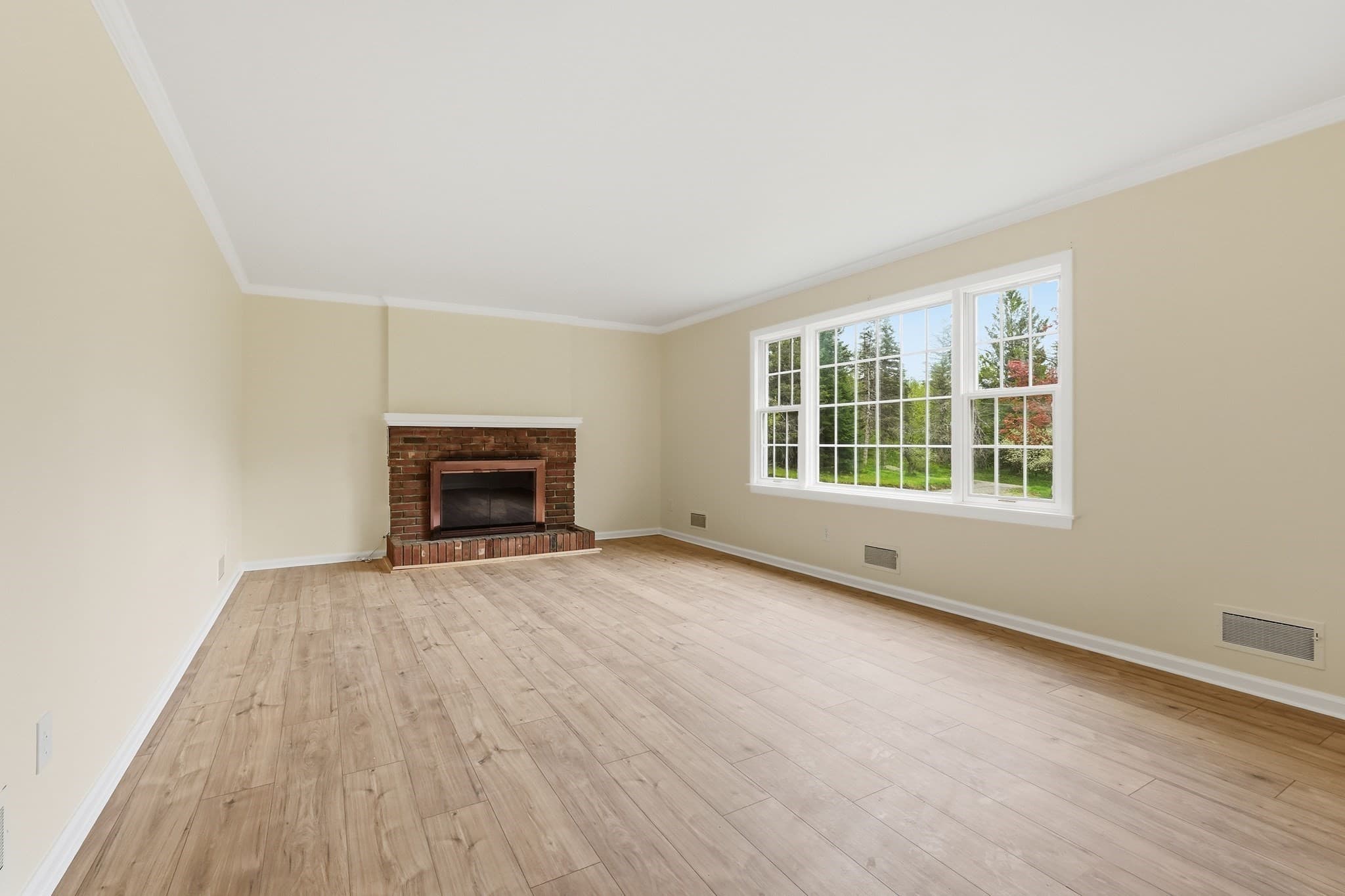 Single Family Residence at 98 North Rd, Monroe MA 01350, Monroe, photo 11 of 34