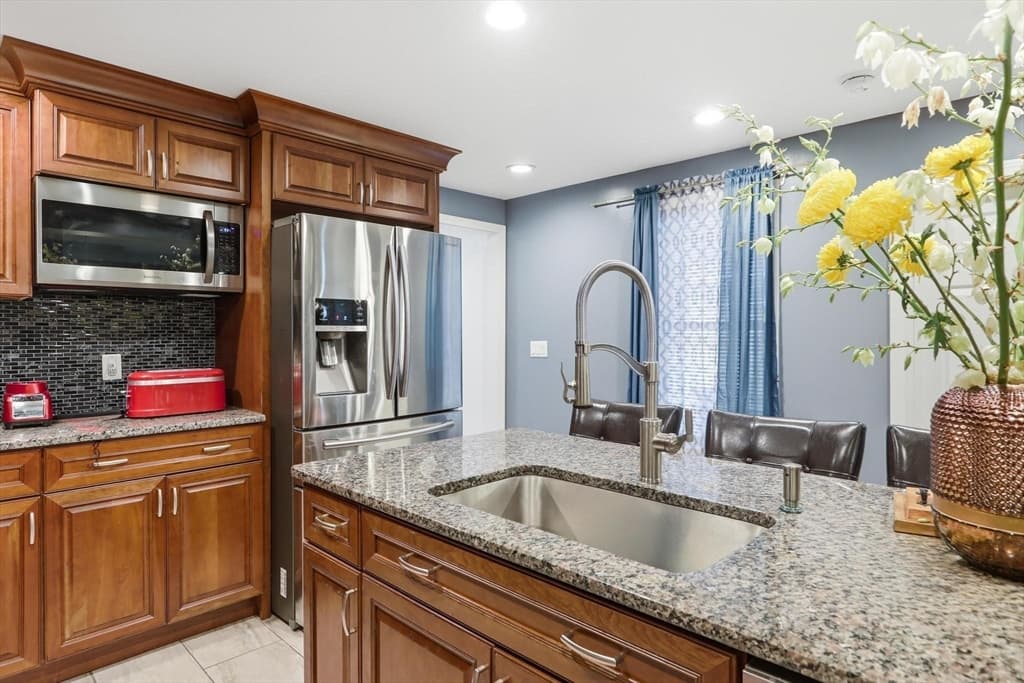 73 Wareham St, Middleboro MA 02346 photo 7