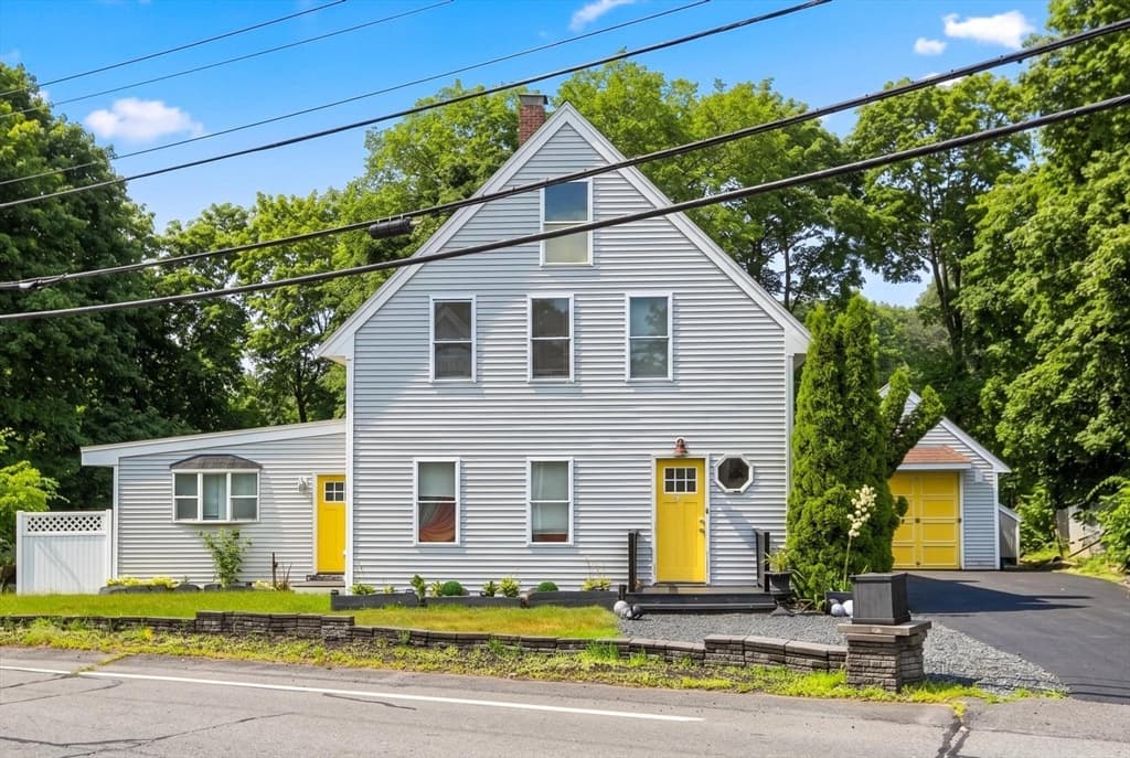 73 Wareham St, Middleboro MA 02346