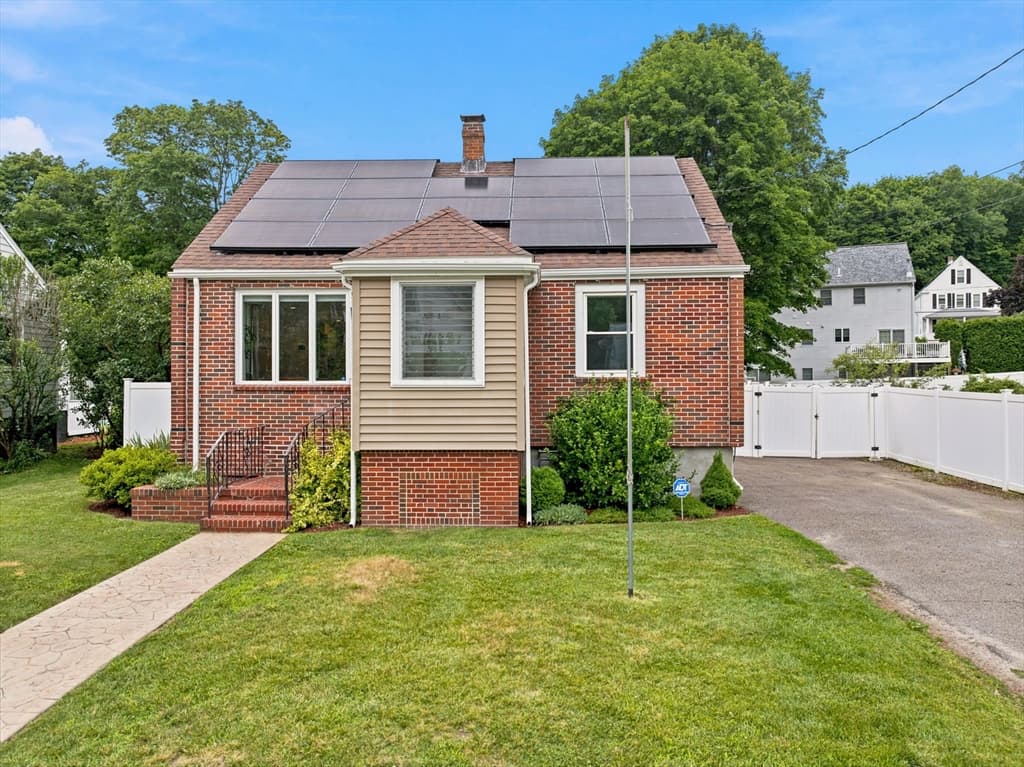 32 North Mountain, Melrose MA 02176 photo 2