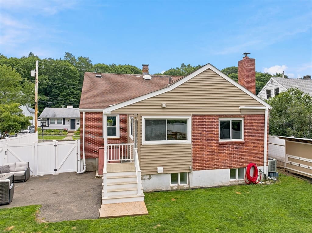 32 North Mountain, Melrose MA 02176 photo 5
