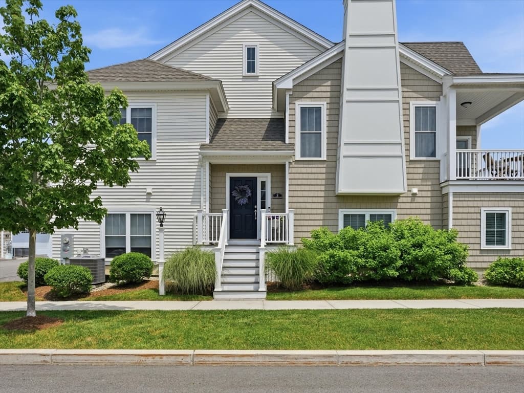 2 Blackberry Ln, Plymouth MA 02360