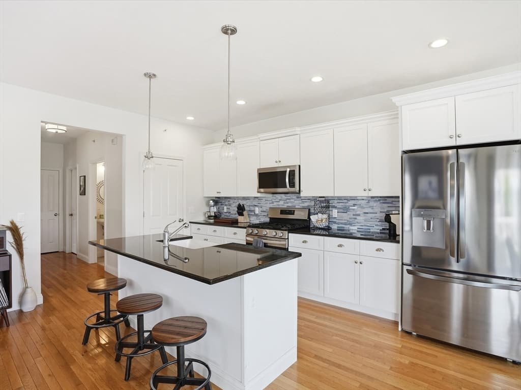 Single Family Residence at 2 Blackberry Ln, Plymouth MA 02360, Plymouth, photo 9 of 25
