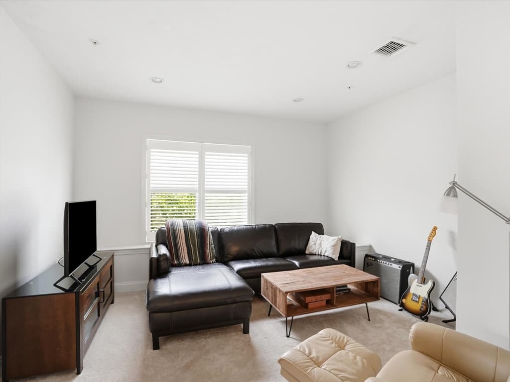 Single Family Residence at 2 Blackberry Ln, Plymouth MA 02360, Plymouth, photo 18 of 25