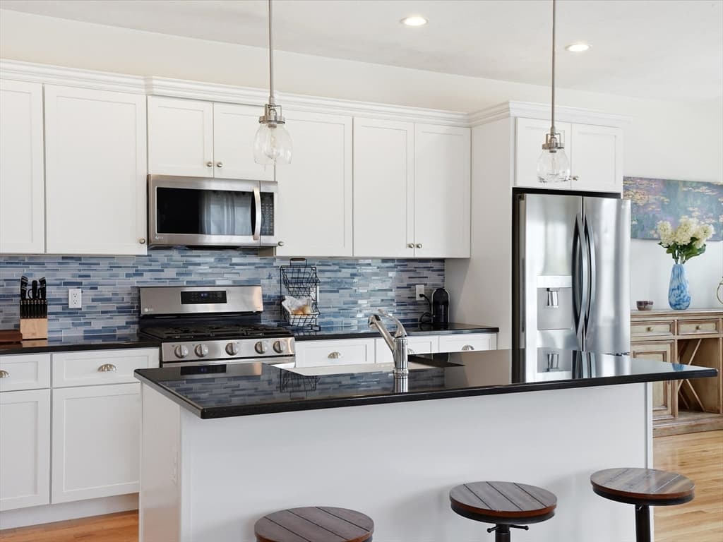 Single Family Residence at 2 Blackberry Ln, Plymouth MA 02360, Plymouth, photo 8 of 25