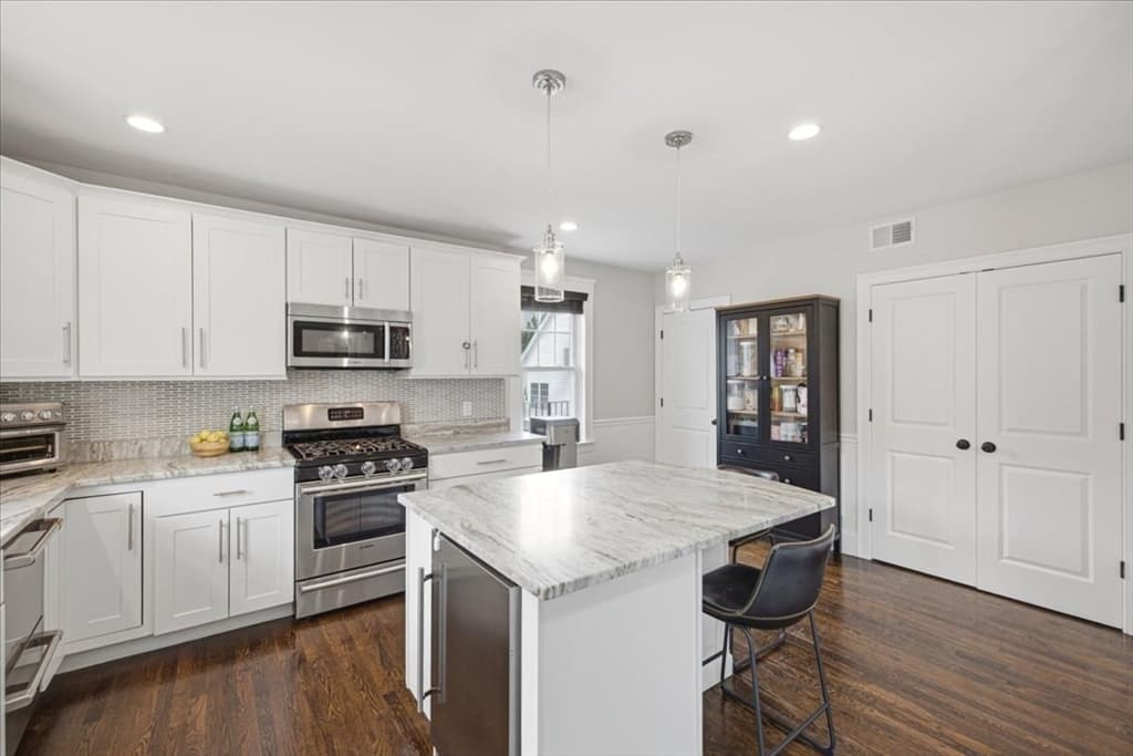 Condominium at 9 Park Street # 10, Boston MA 02122, Boston, photo 5 of 42