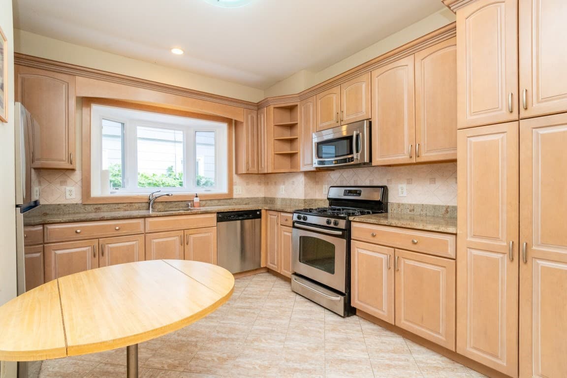 3 Family at 34 Irma Ave, Watertown MA 02472, Watertown, photo 8 of 42