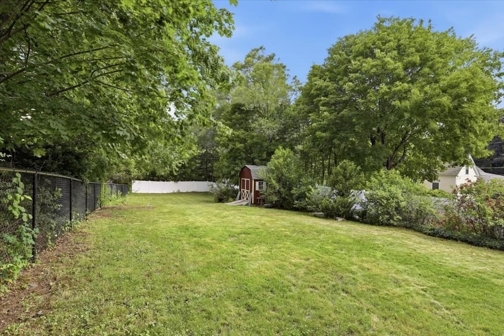 Single Family Residence at 19 West Elm St., Townsend MA 01474, Townsend, photo 6 of 35