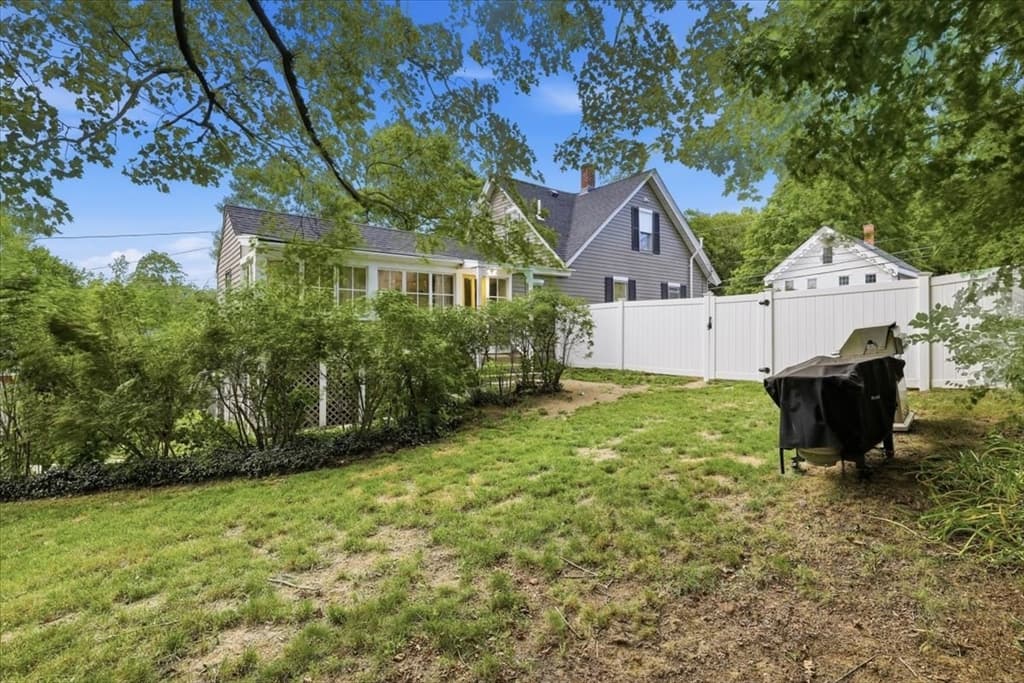 Single Family Residence at 19 West Elm St., Townsend MA 01474, Townsend, photo 5 of 35