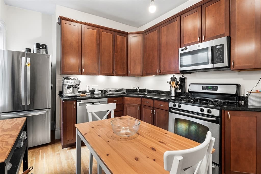 Condominium at 40 Rockview St # 3, Boston MA 02130, Boston, photo 9 of 17