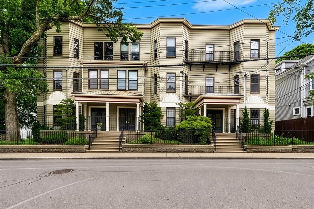 Condominium at 40 Rockview St # 3, Boston MA 02130, Boston, photo 14 of 17