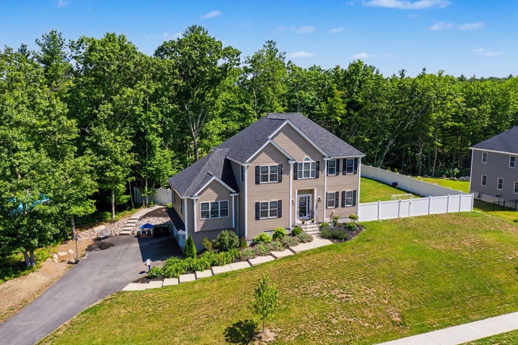 Single Family Residence at 377 Rebecca Rd, Northbridge MA 01588, photo 2 of 40