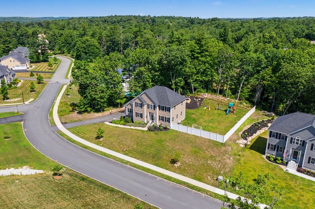 Single Family Residence at 377 Rebecca Rd, Northbridge MA 01588, photo 3 of 40