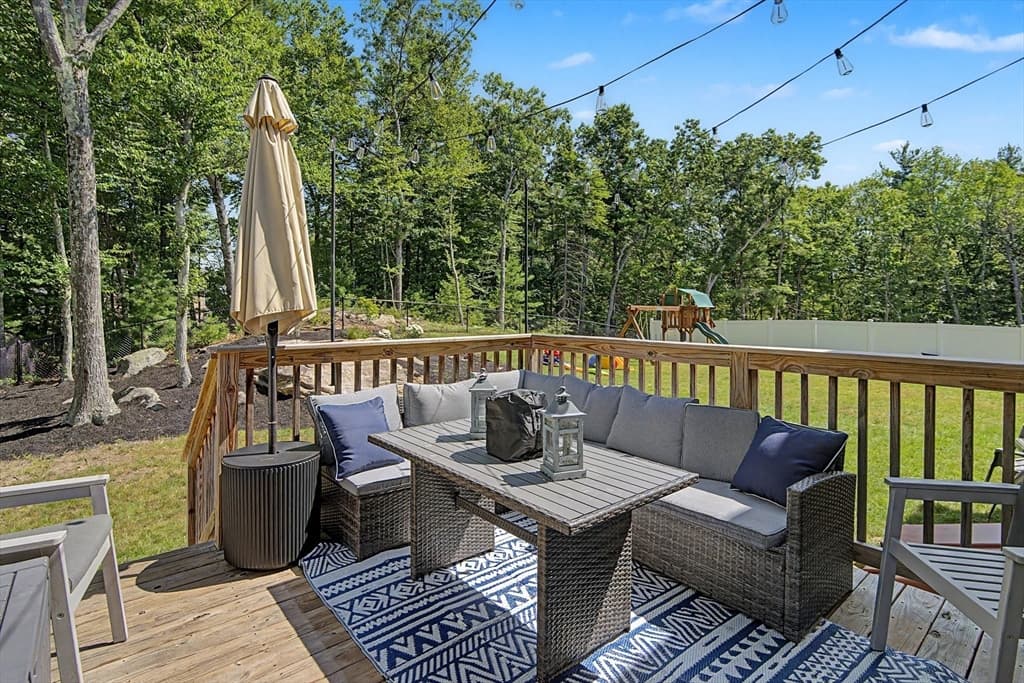 Single Family Residence at 377 Rebecca Rd, Northbridge MA 01588, photo 10 of 40