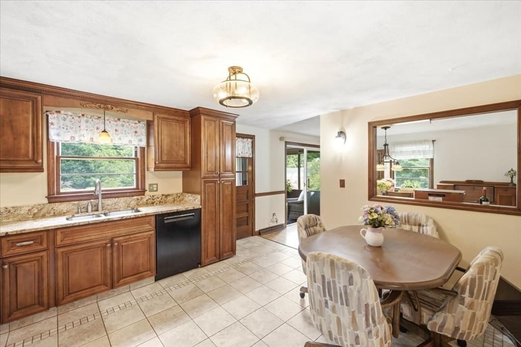 3 Granite St, Walpole MA 02081 photo 4