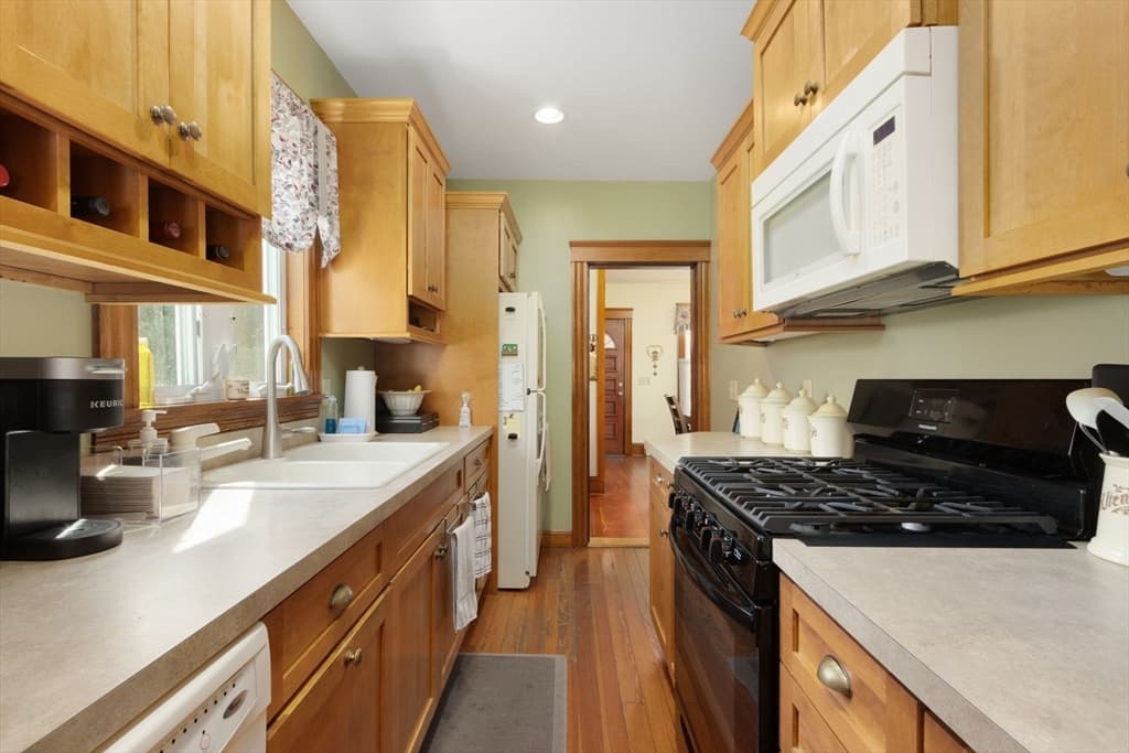 19 Bouvier, Lincoln RI 02838 photo 10