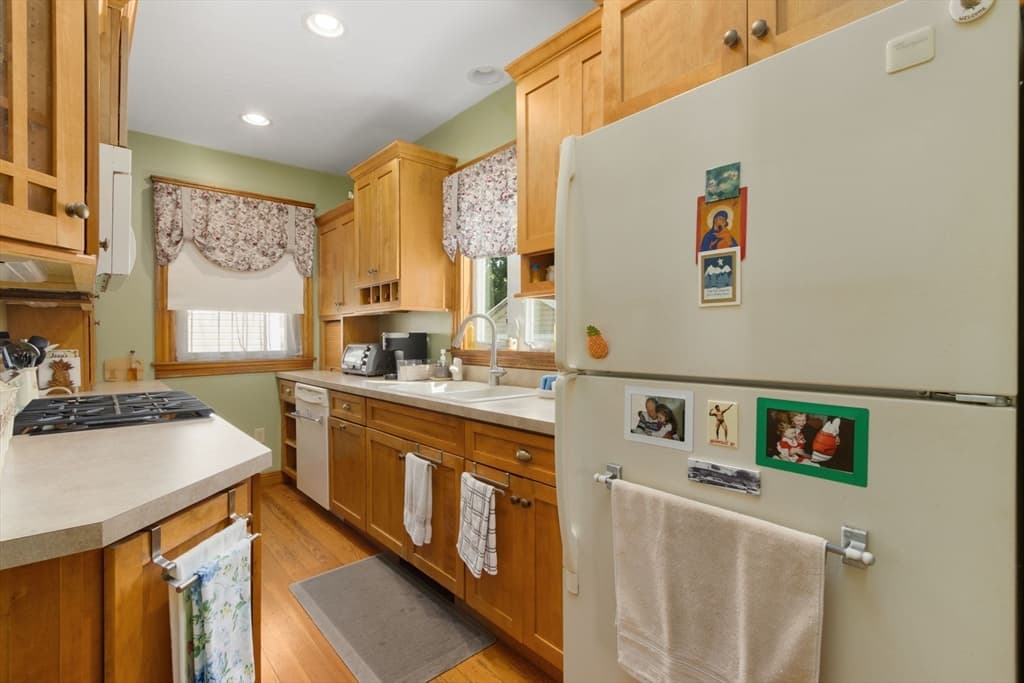19 Bouvier, Lincoln RI 02838 photo 8