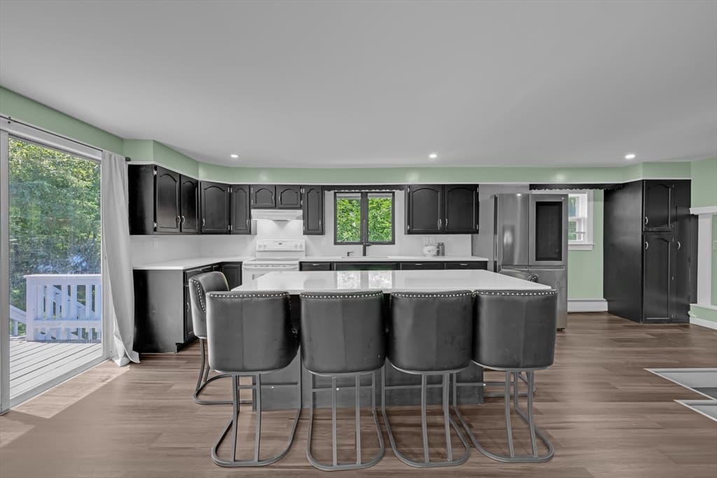 Single Family Residence at 410 Greenwood St, Millbury MA 01527, Millbury, photo 3 of 42