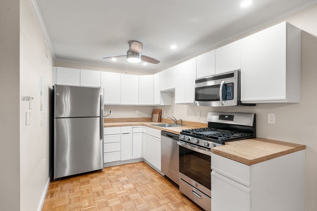 Condominium at 1216 Vfw Pkwy # 40, Boston MA 02132, Boston, photo 16 of 33
