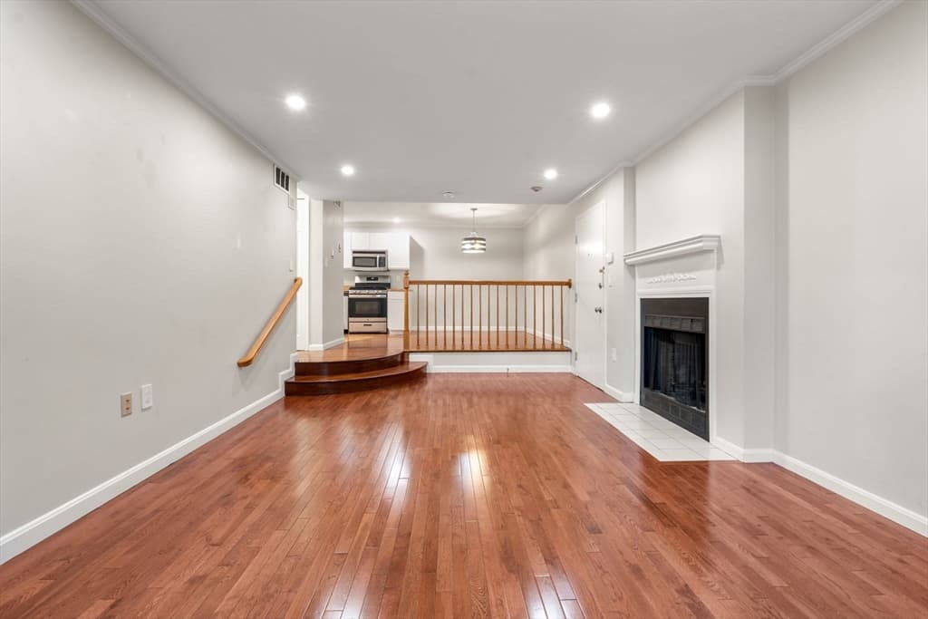 Condominium at 1216 Vfw Pkwy # 40, Boston MA 02132, Boston, photo 12 of 33