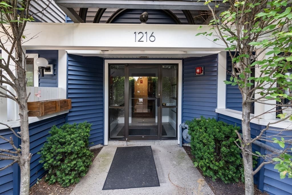 Condominium at 1216 Vfw Pkwy # 40, Boston MA 02132, Boston, photo 7 of 33