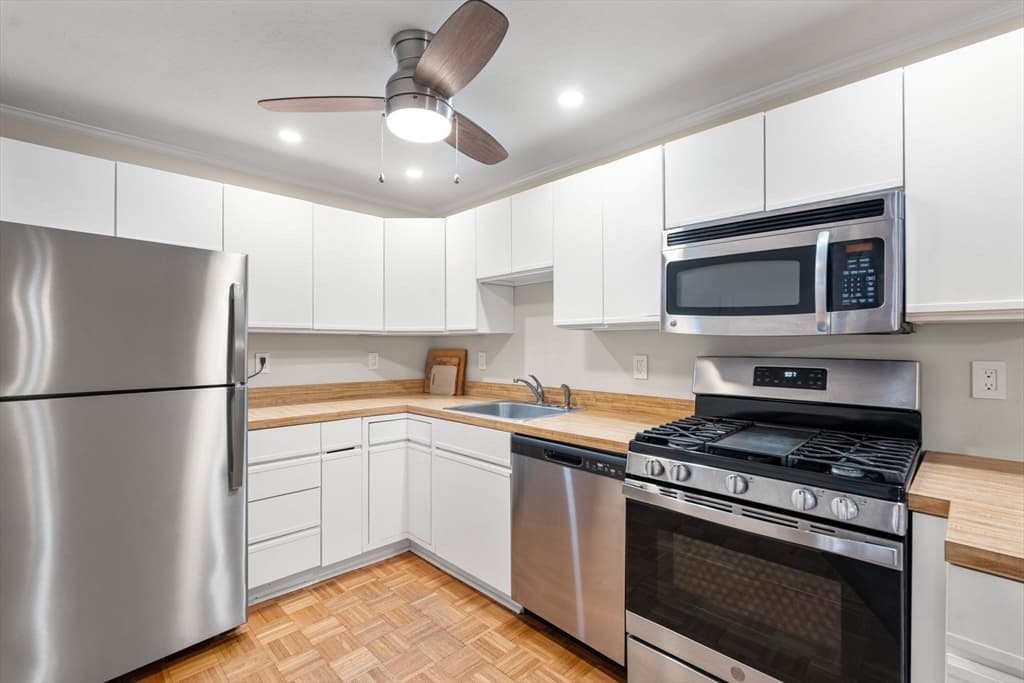 Condominium at 1216 Vfw Pkwy # 40, Boston MA 02132, Boston, photo 9 of 33