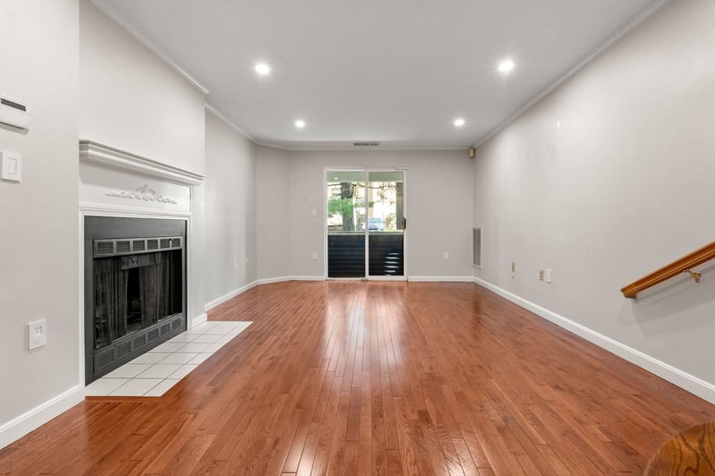 Condominium at 1216 Vfw Pkwy # 40, Boston MA 02132, Boston, photo 10 of 33
