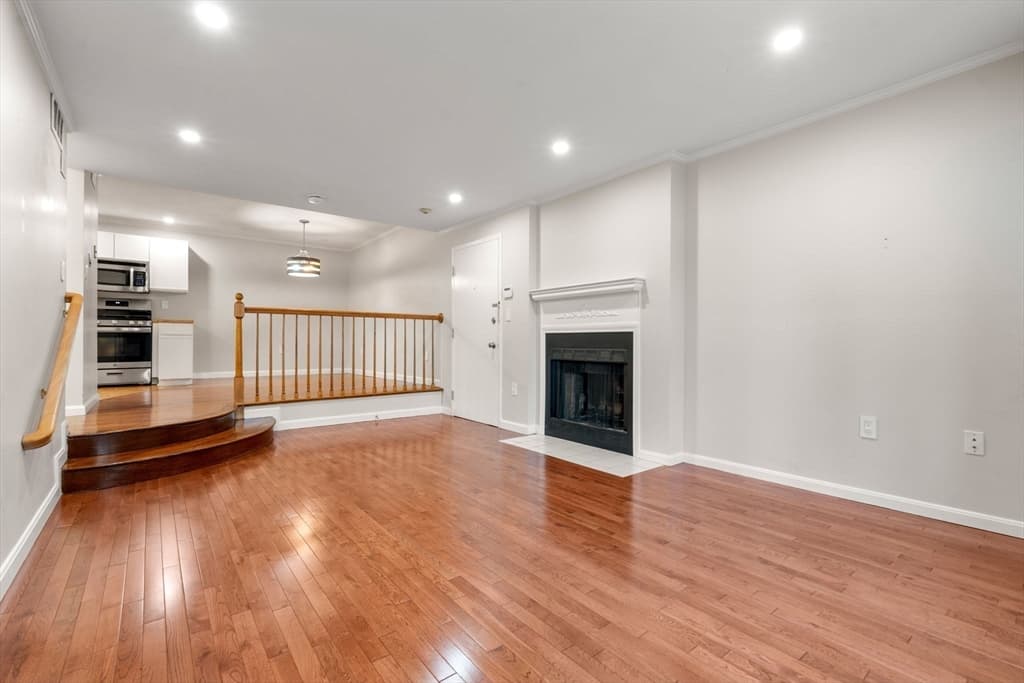 Condominium at 1216 Vfw Pkwy # 40, Boston MA 02132, Boston, photo 14 of 33