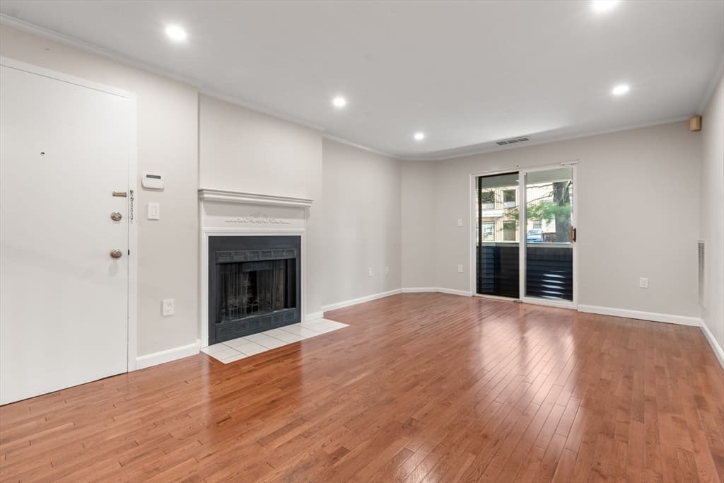 Condominium at 1216 Vfw Pkwy # 40, Boston MA 02132, Boston, photo 8 of 33