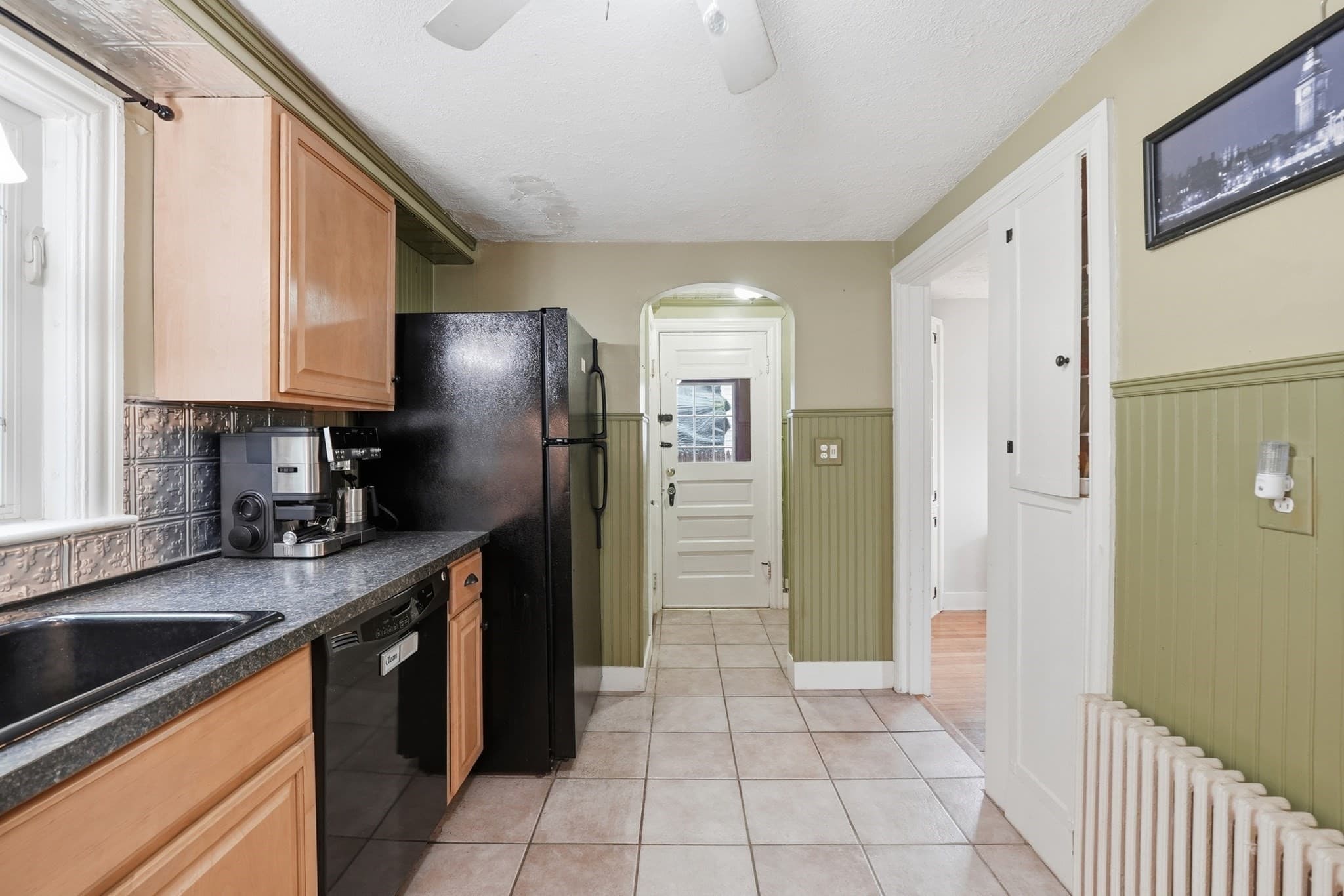 Single Family Residence at 154 Barnard Rd, Worcester MA 01605, photo 17 of 37