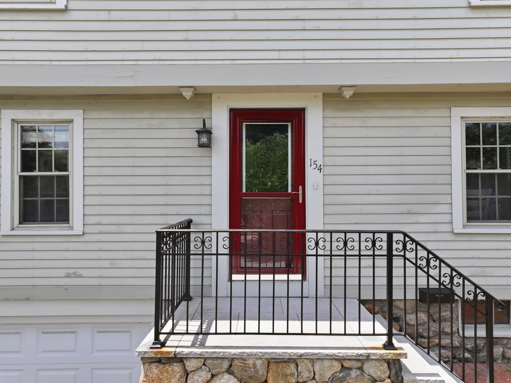 Single Family Residence at 154 Barnard Rd, Worcester MA 01605, photo 3 of 37