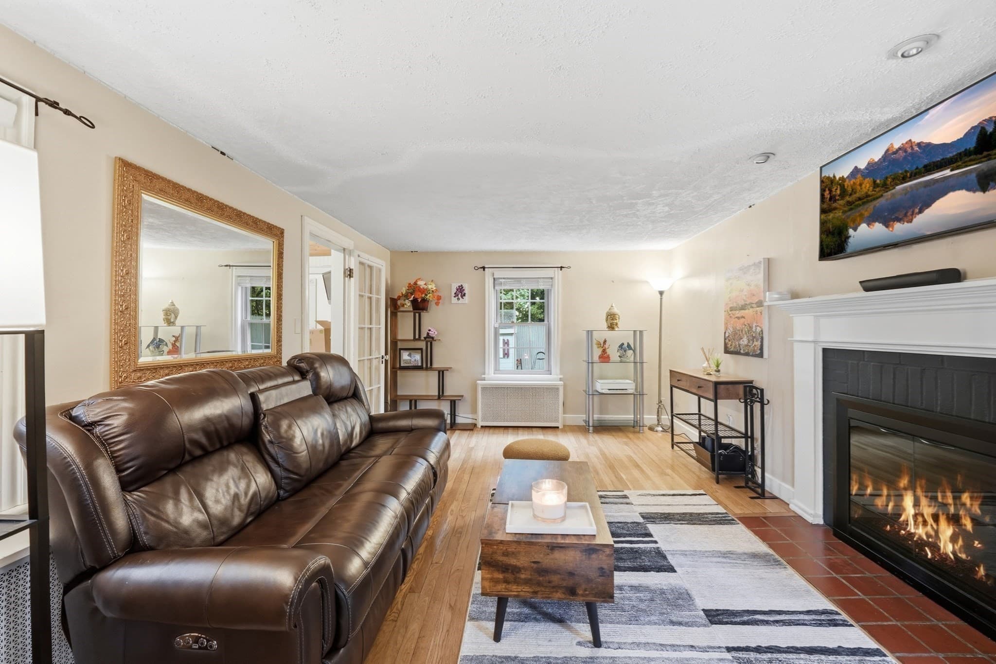 Single Family Residence at 154 Barnard Rd, Worcester MA 01605, photo 9 of 37