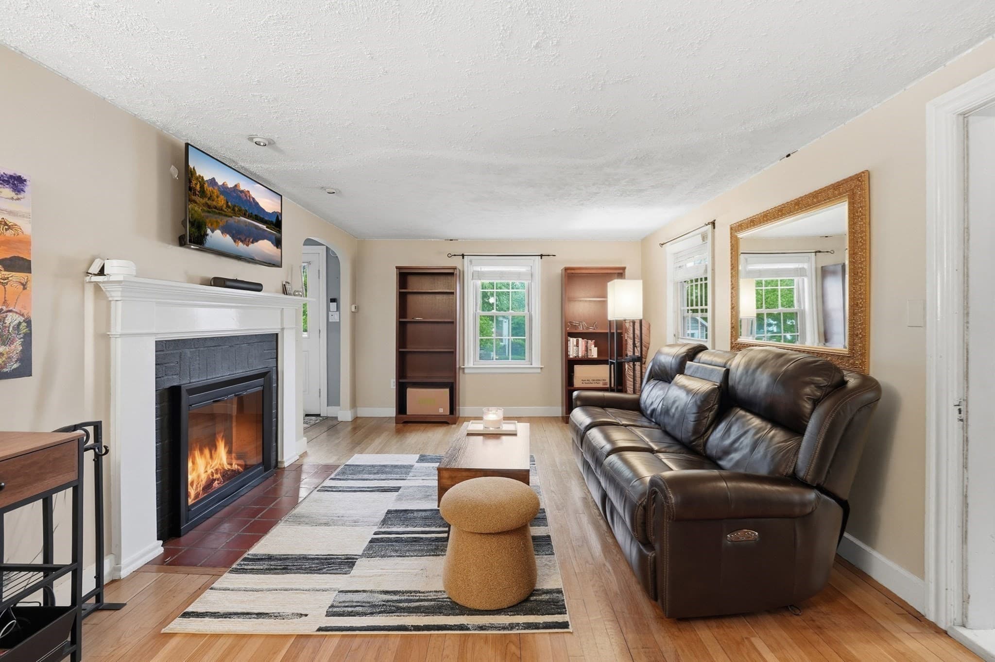 Single Family Residence at 154 Barnard Rd, Worcester MA 01605, photo 10 of 37