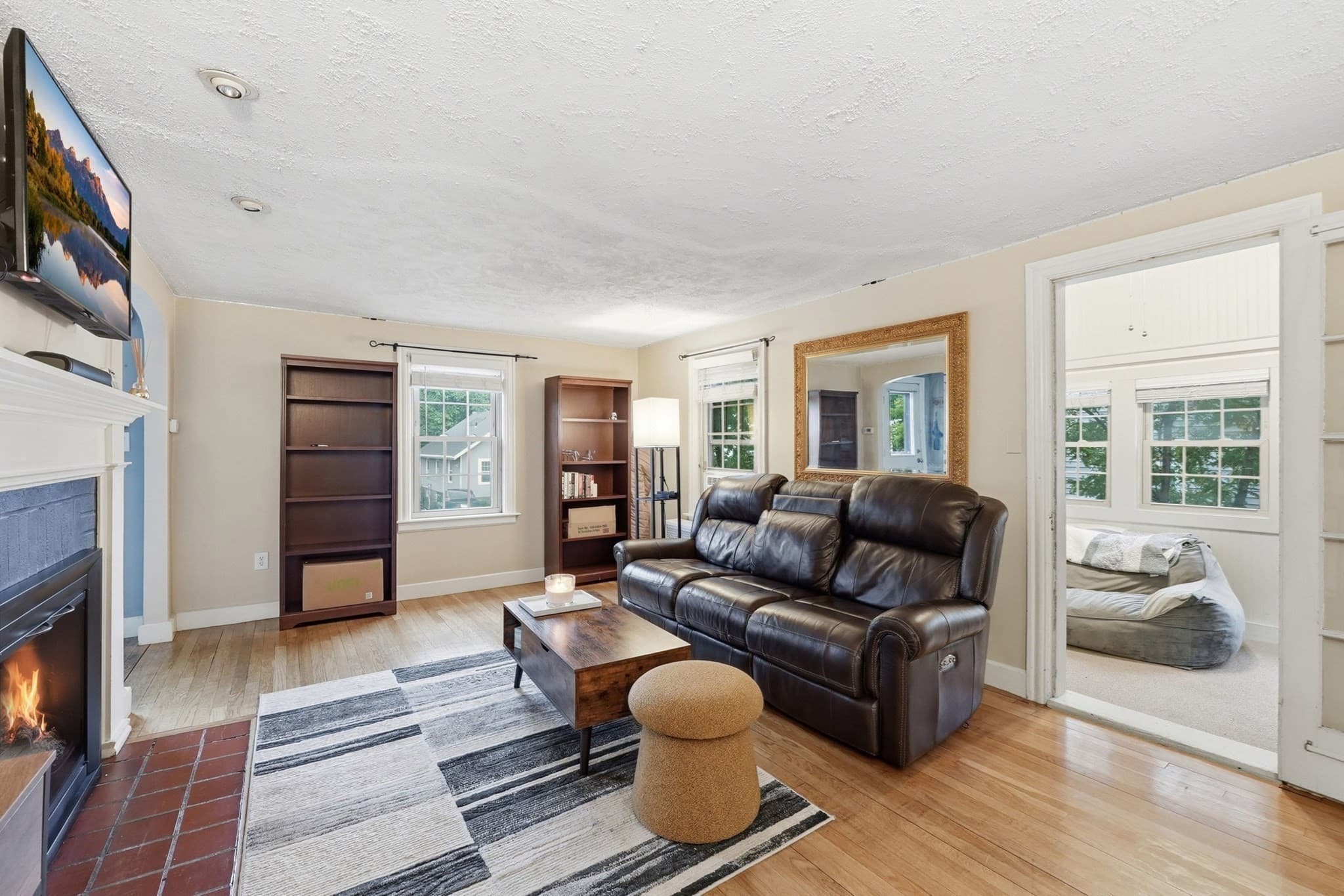 Single Family Residence at 154 Barnard Rd, Worcester MA 01605, photo 11 of 37