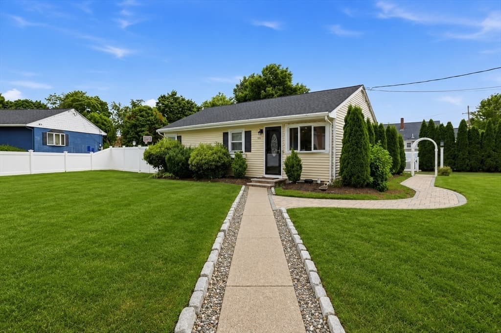 15 Riverside Ct, Norwood MA 02062 photo 2